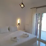 Matilda Milos - Cycladic Living * Triovasalos