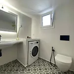 Matilda Milos - Cycladic Living Triovasalos