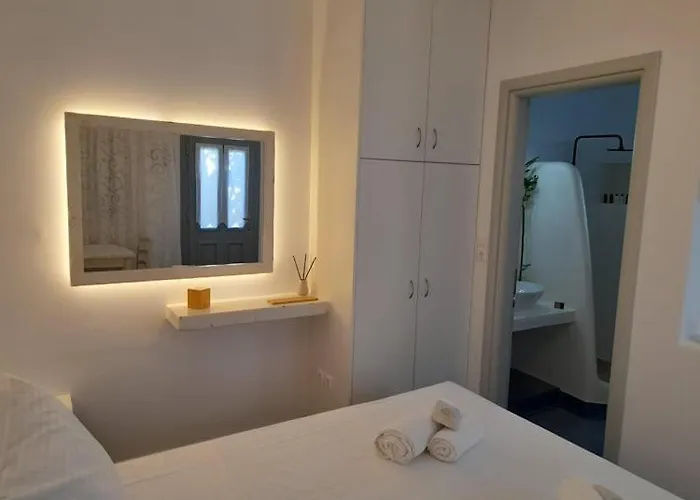 Matilda Milos - Cycladic Living * Triovasálos