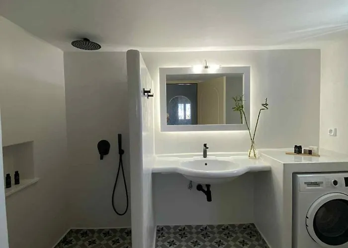 Matilda Milos - Cycladic Living * Triovasálos