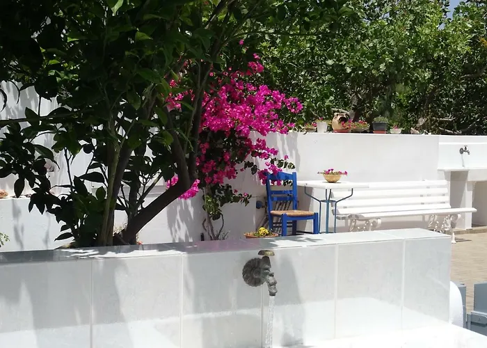 Matilda Milos - Cycladic Living * Triovasálos