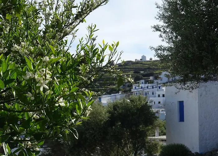 Matilda Milos - Cycladic Living Triovasálos