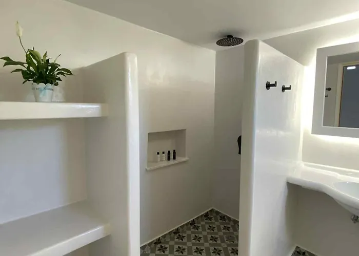 Matilda Milos - Cycladic Living * Triovasálos