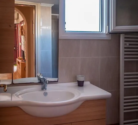 Matilda Milos - Cycladic Living * Triovasálos