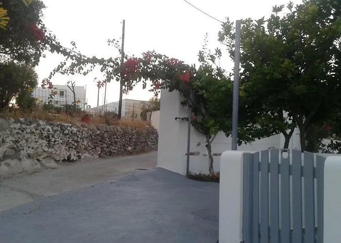 Matilda Milos - Cycladic Living Triovasálos